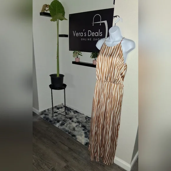 Blu Pepper Caramel Abstract Stripe Halter Neck Belted Jumpsuit - Picture 3 of 8